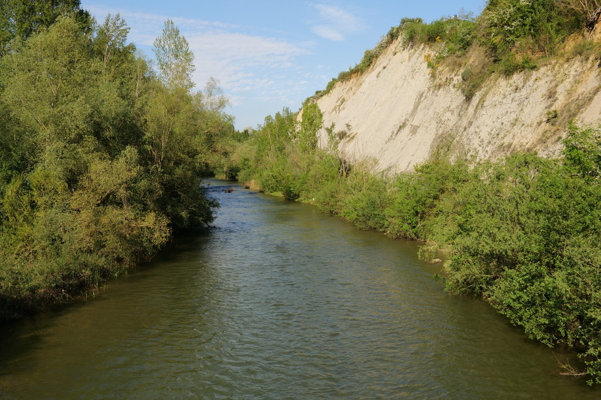 El río Arga a su paso por Burlada, Navarra